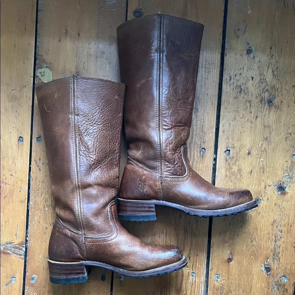 Frye brown Leather Campus boot.